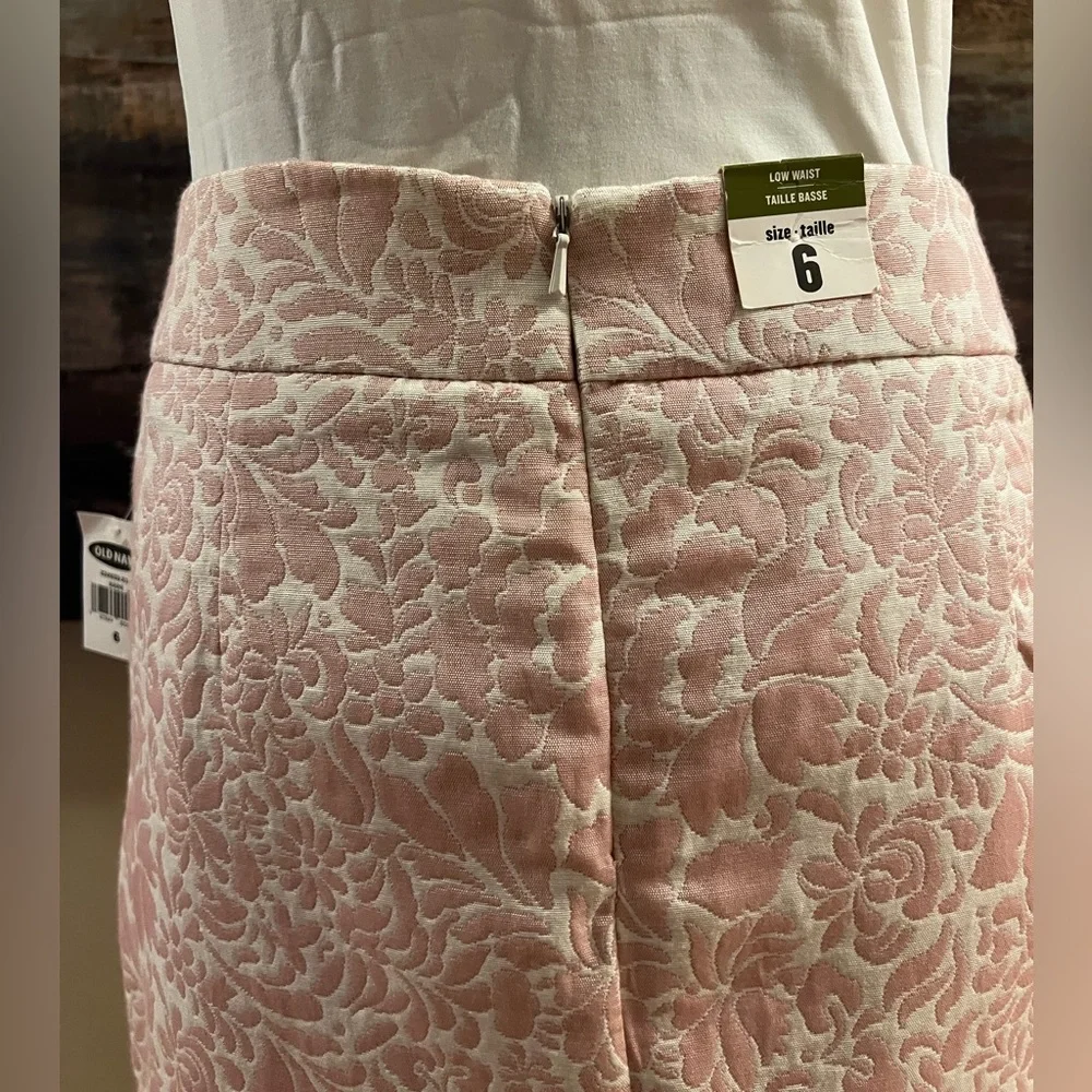 NWT, stunning damask pencil skirt, pink w/ some shimmer - Picture 4 of 12